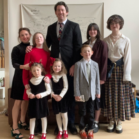 Meet your Posher, Jenny - Picture 2 of 2